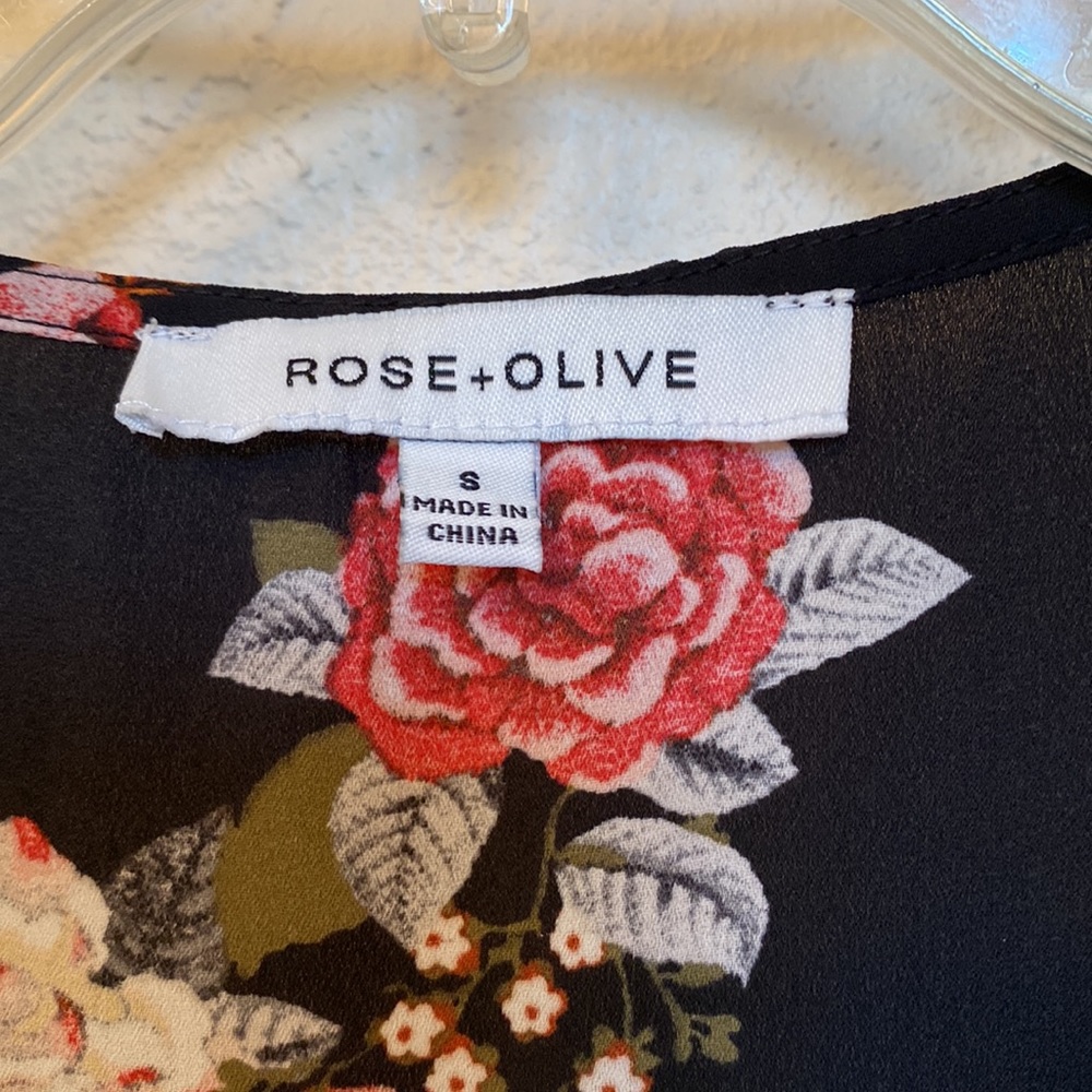 🎈Rose & Olive sleeveless tunic shirt blouse - Picture 3 of 5